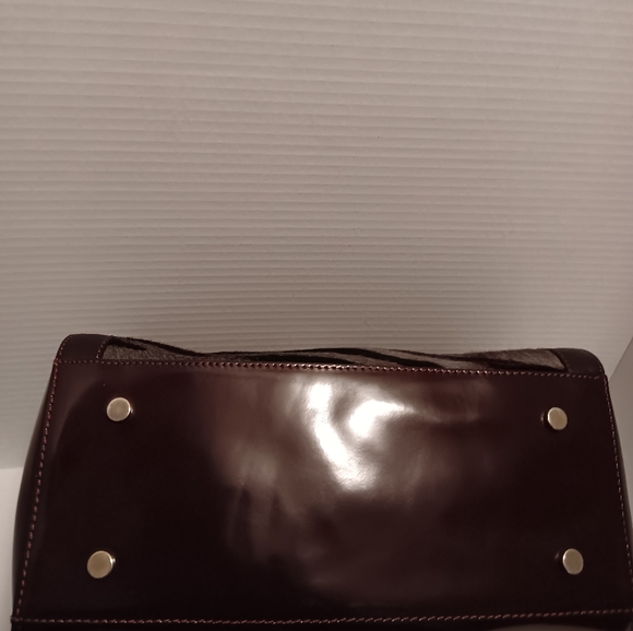 Nwt!! A bellucci Italian handbag/crossbody with lock and key - Picture 13 of 16